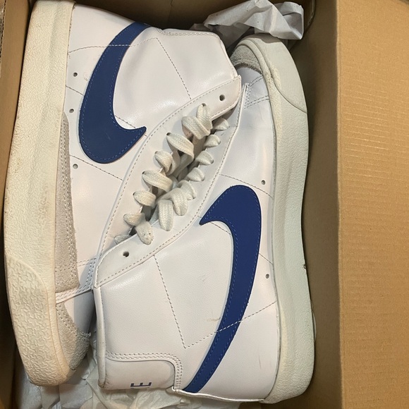 Nike Blazer Mid '77 Shoes (EUC) - Picture 5 of 7